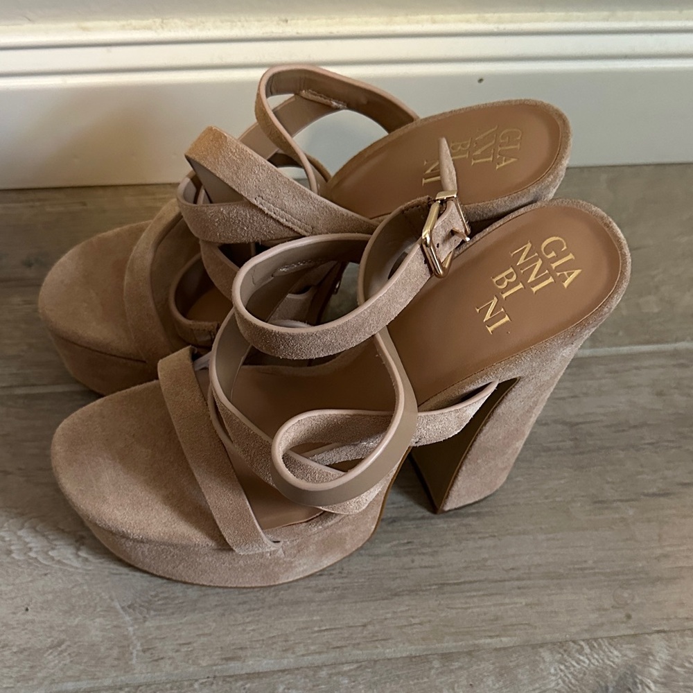 Gianni Bini Tan Platform Heels